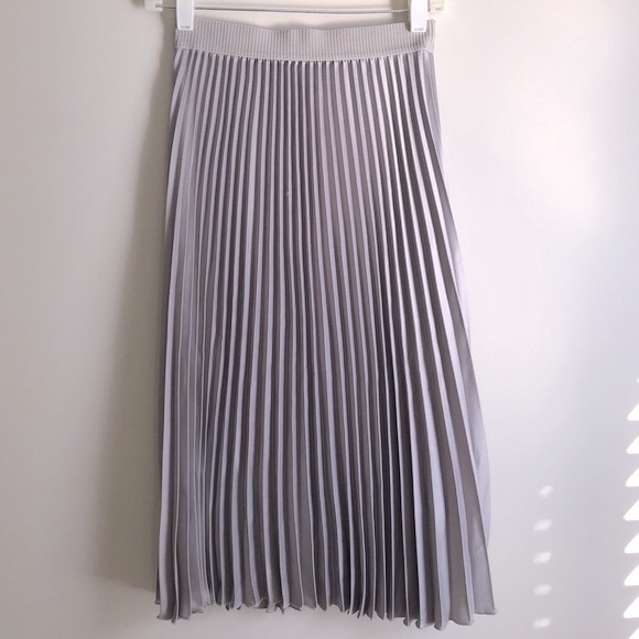 H&M NWT Pleated Skirt - Picture 6 of 10